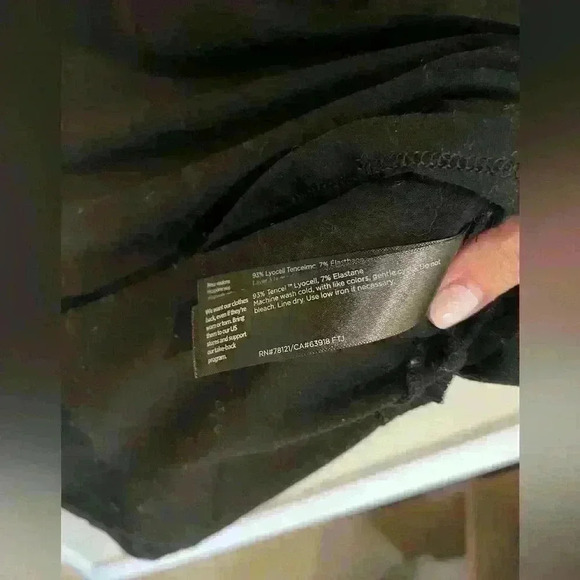 Eileen Fisher black tank - Picture 6 of 7